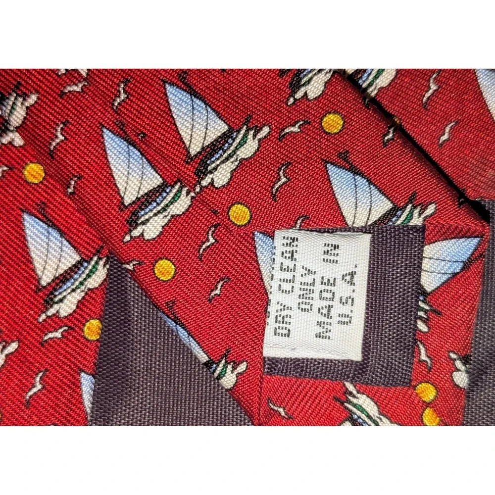 Vineyard Vines Red Sailboat Nautical Print‎ Silk Necktie Men's Accessory